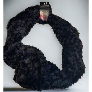 BLUE STAR Faux Fur Infinity Scarf Black NWT